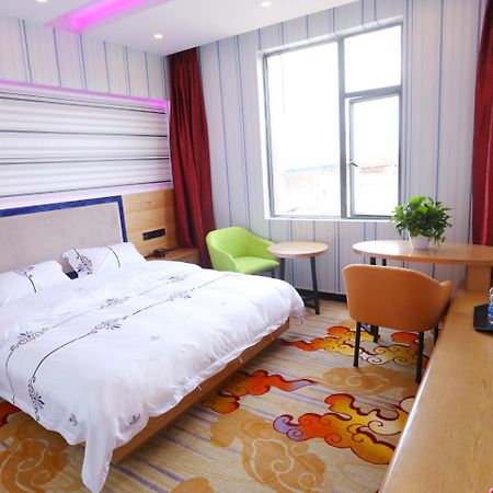 Kunming Mengda Holiday Hotel Экстерьер фото